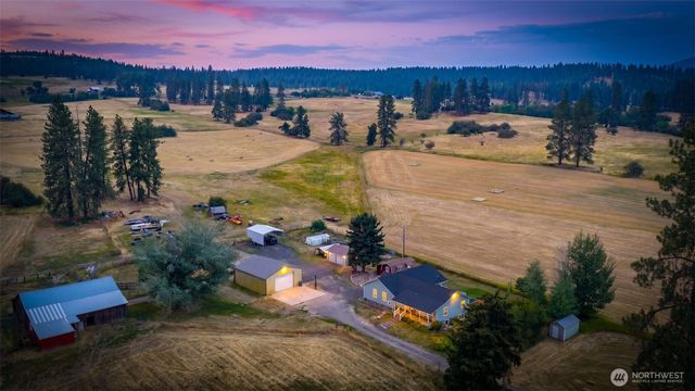 8511 E Hamilton Road, Chattaroy, WA 99003