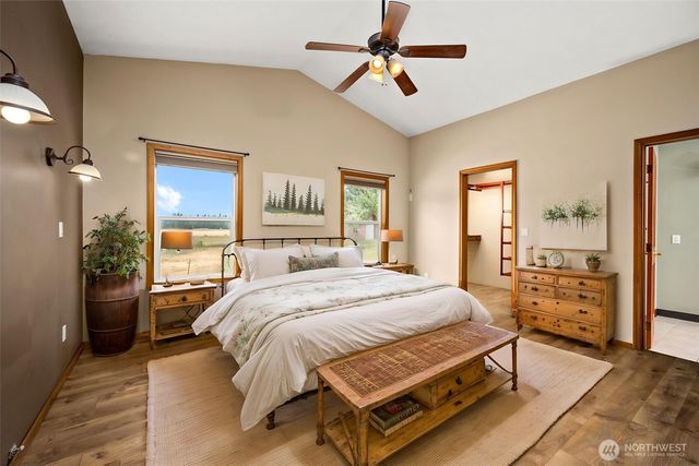 8511 E Hamilton Road, Chattaroy, WA 99003