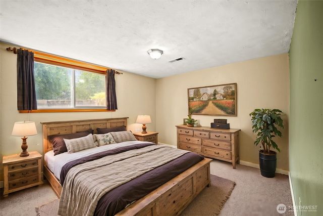 8511 E Hamilton Road, Chattaroy, WA 99003