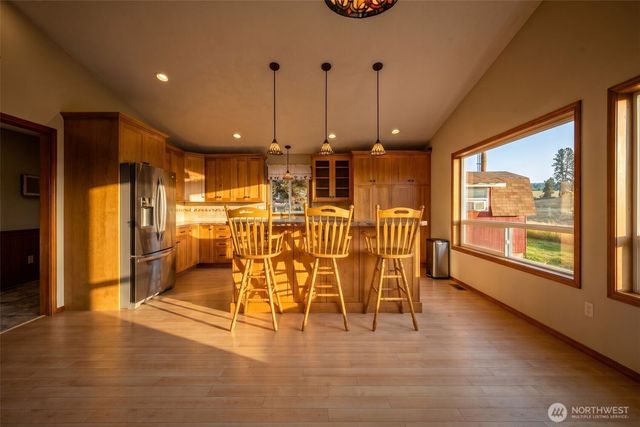 8511 E Hamilton Road, Chattaroy, WA 99003