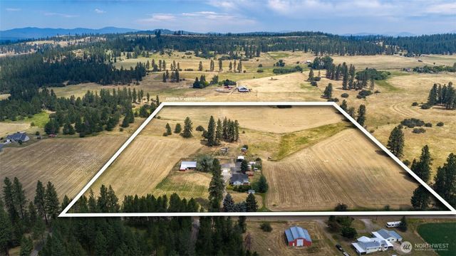 8511 E Hamilton Road, Chattaroy, WA 99003