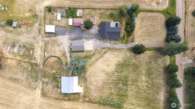 8511 E Hamilton Road, Chattaroy, WA 99003
