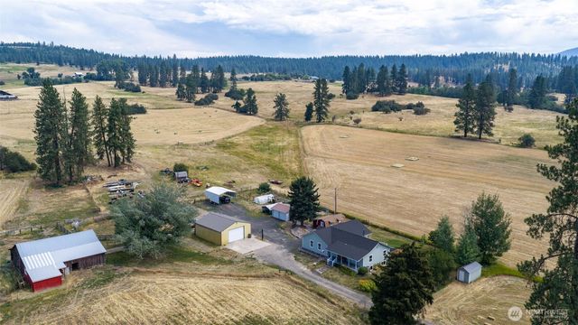 8511 E Hamilton Road, Chattaroy, WA 99003