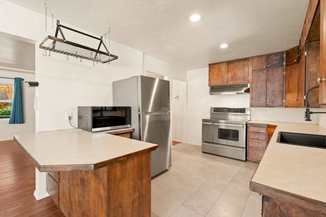 4206 N Oak St, Spokane, WA 99205