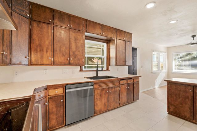 4206 N Oak St, Spokane, WA 99205