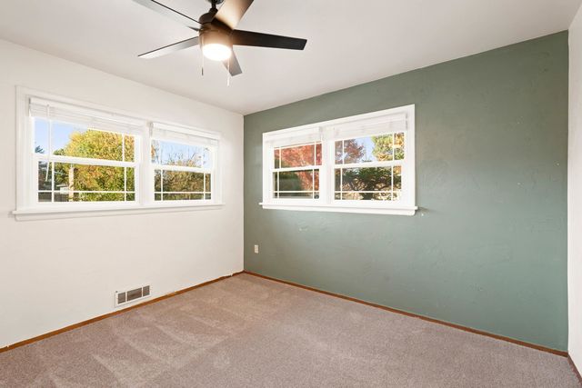 4206 N Oak St, Spokane, WA 99205