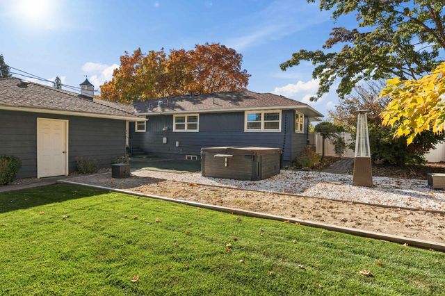 4206 N Oak St, Spokane, WA 99205