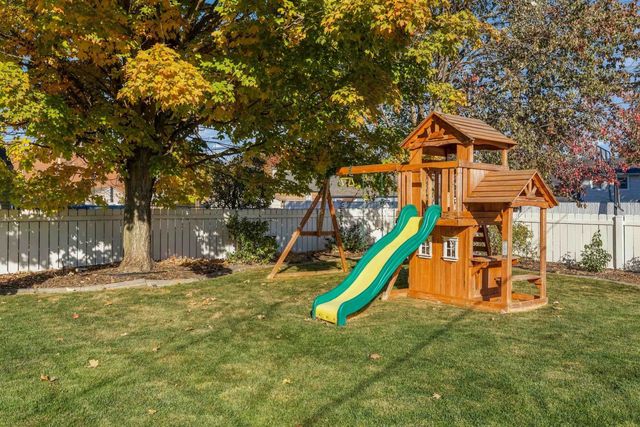 4206 N Oak St, Spokane, WA 99205