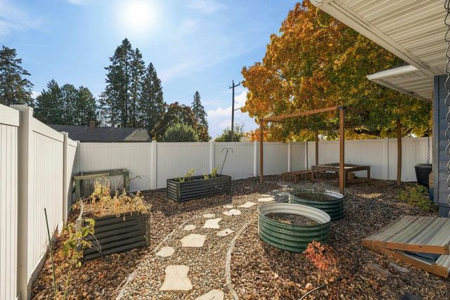 4206 N Oak St, Spokane, WA 99205