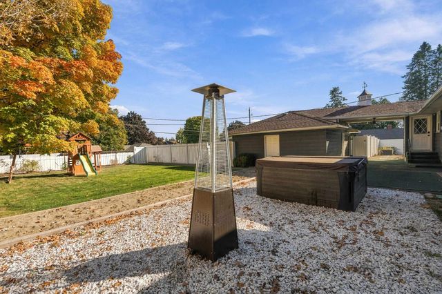 4206 N Oak St, Spokane, WA 99205