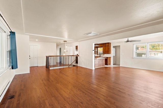 4206 N Oak St, Spokane, WA 99205