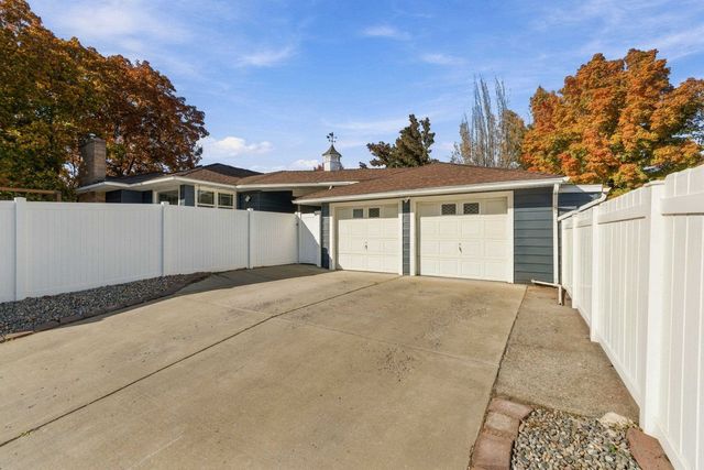 4206 N Oak St, Spokane, WA 99205