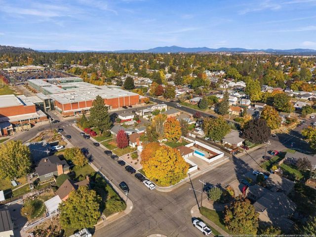 4206 N Oak St, Spokane, WA 99205