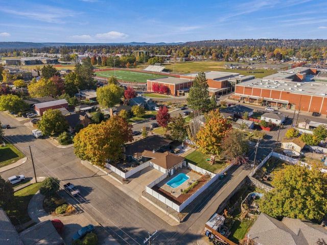 4206 N Oak St, Spokane, WA 99205