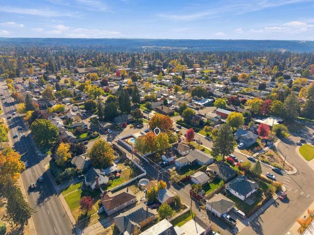 4206 N Oak St, Spokane, WA 99205