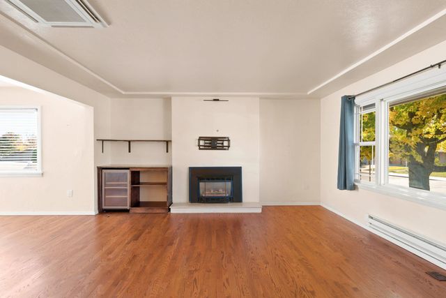 4206 N Oak St, Spokane, WA 99205