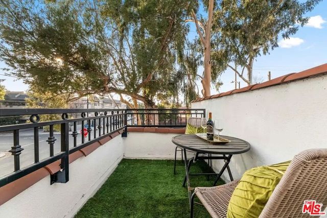 1400 N Orange Drive, Los Angeles, CA 90028