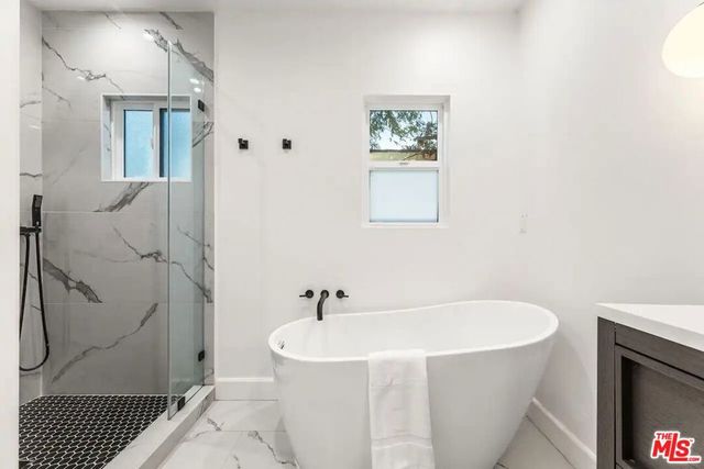 1400 N Orange Drive, Los Angeles, CA 90028