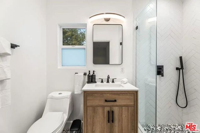1400 N Orange Drive, Los Angeles, CA 90028