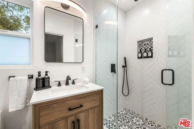 1400 N Orange Drive, Los Angeles, CA 90028