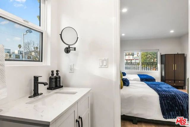 1400 N Orange Drive, Los Angeles, CA 90028