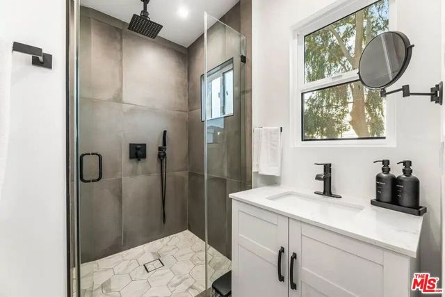 1400 N Orange Drive, Los Angeles, CA 90028