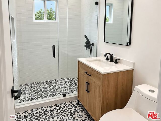 1400 N Orange Drive, Los Angeles, CA 90028