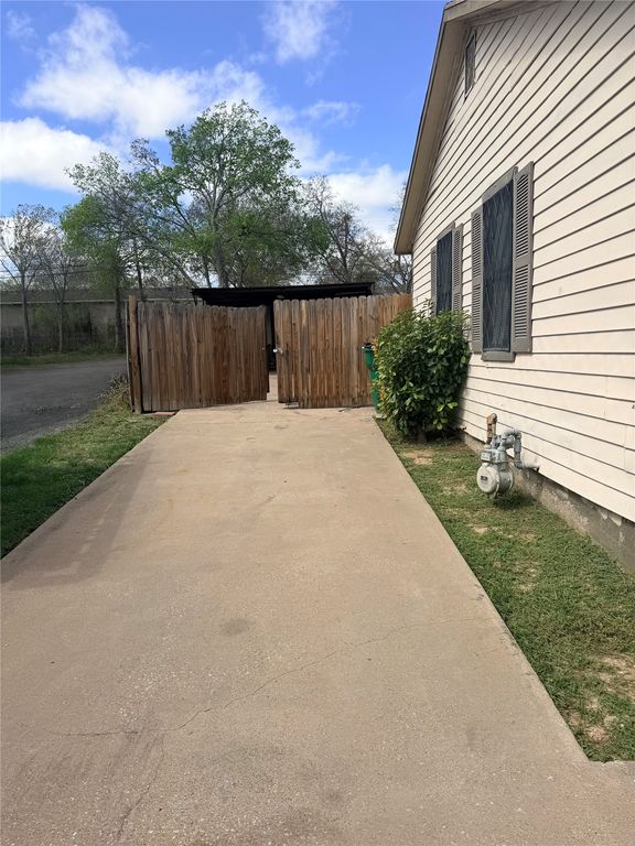 2725 San Benito Street, Sansom Park, TX 76114 — photo 2