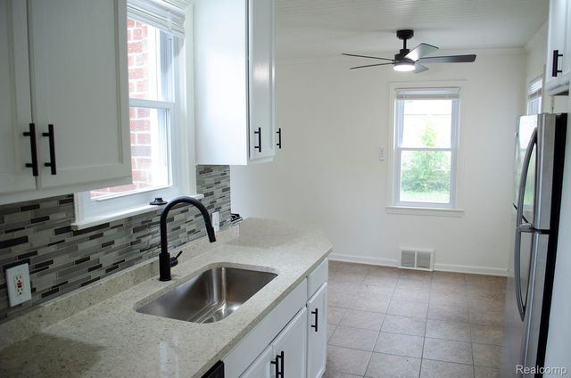 15960 Martin Road, Roseville, MI 48066