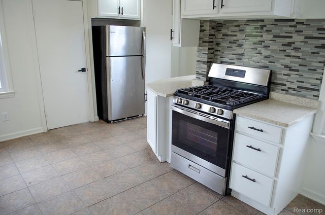 15960 Martin Road, Roseville, MI 48066