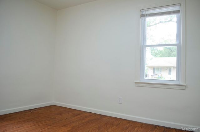 15960 Martin Road, Roseville, MI 48066