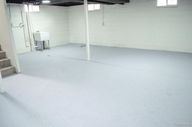 15960 Martin Road, Roseville, MI 48066