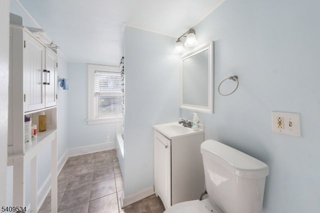 33 Grant Ave, East Orange City, NJ 07017