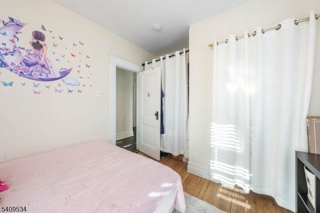 33 Grant Ave, East Orange City, NJ 07017