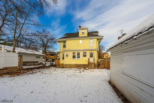 33 Grant Ave, East Orange City, NJ 07017