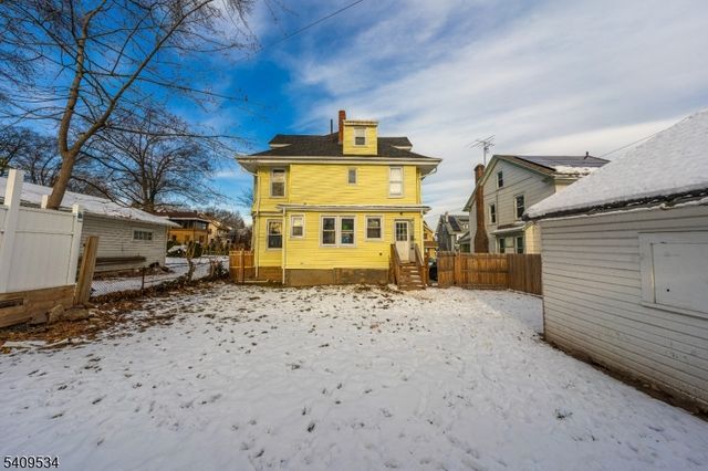 33 Grant Ave, East Orange City, NJ 07017