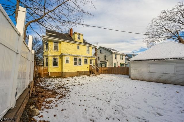 33 Grant Ave, East Orange City, NJ 07017