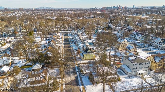 33 Grant Ave, East Orange City, NJ 07017