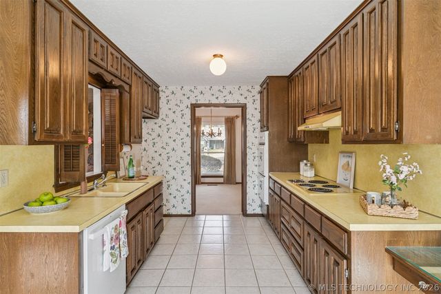 9409 S 69th East Avenue, Tulsa, OK 74133