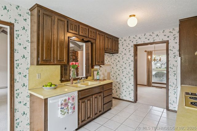 9409 S 69th East Avenue, Tulsa, OK 74133