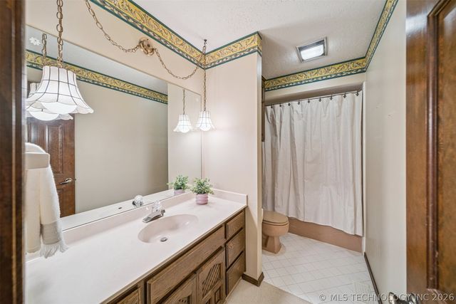 9409 S 69th East Avenue, Tulsa, OK 74133