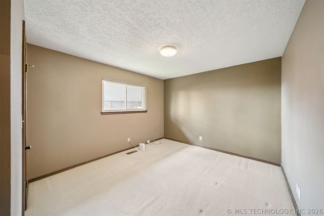 9409 S 69th East Avenue, Tulsa, OK 74133