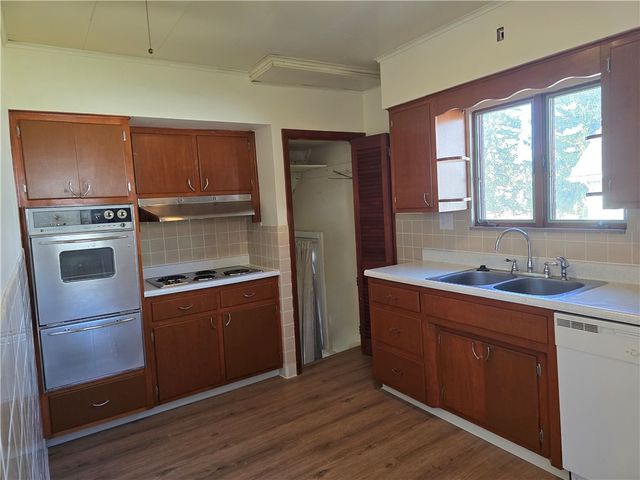 548 Summit St, New Kensington, PA 15068