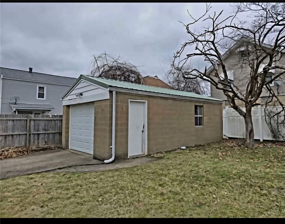 548 Summit St, New Kensington, PA 15068