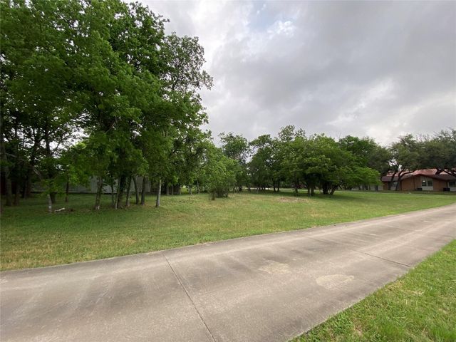 758 Live Oak ST, Kyle, TX 78640