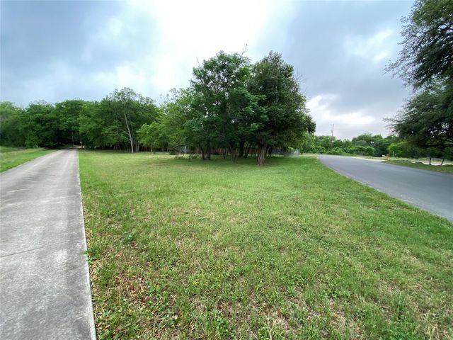 758 Live Oak ST, Kyle, TX 78640