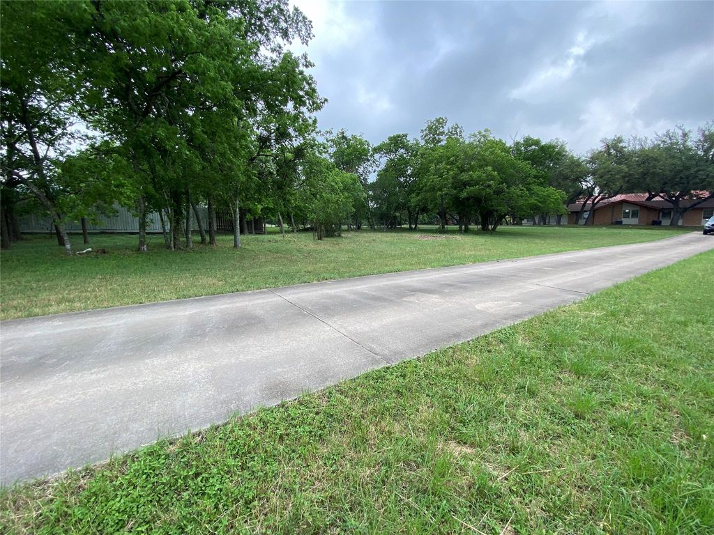 758 Live Oak ST, Kyle, TX 78640