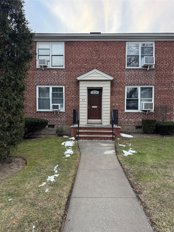 35-36 Clearview Expy 369, Bayside, NY 11361