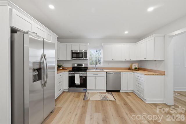 600 Linneys Mountain Road, Taylorsville, NC 28681