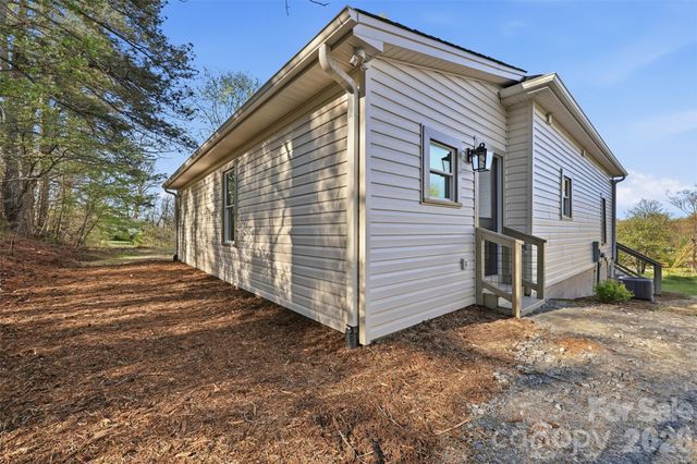 600 Linneys Mountain Road, Taylorsville, NC 28681